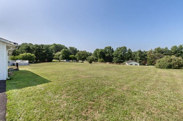 2717 LAWNDALE RD, Finksburg, MD 21048