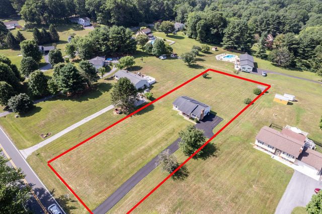 2717 LAWNDALE RD, Finksburg, MD 21048