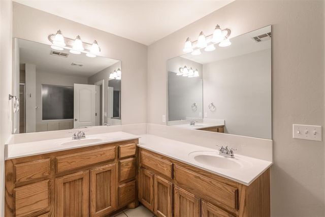 11539 NW 5th Street, Yukon, OK 73099