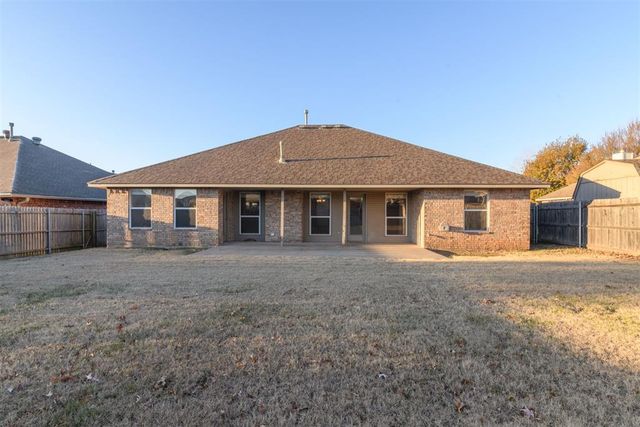 11539 NW 5th Street, Yukon, OK 73099