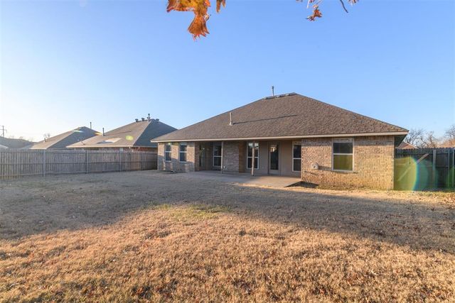 11539 NW 5th Street, Yukon, OK 73099