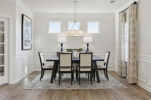 573 Nightengale Ridge Dr, Columbia, TN 38401