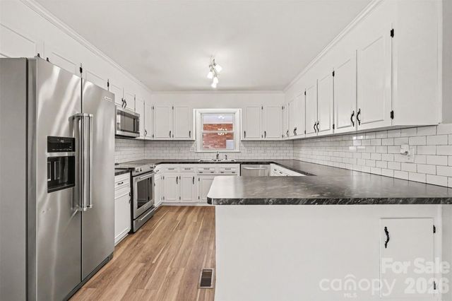 16924 Knoxwood Drive, Huntersville, NC 28078