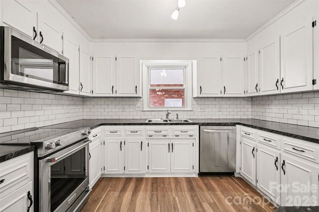 16924 Knoxwood Drive, Huntersville, NC 28078