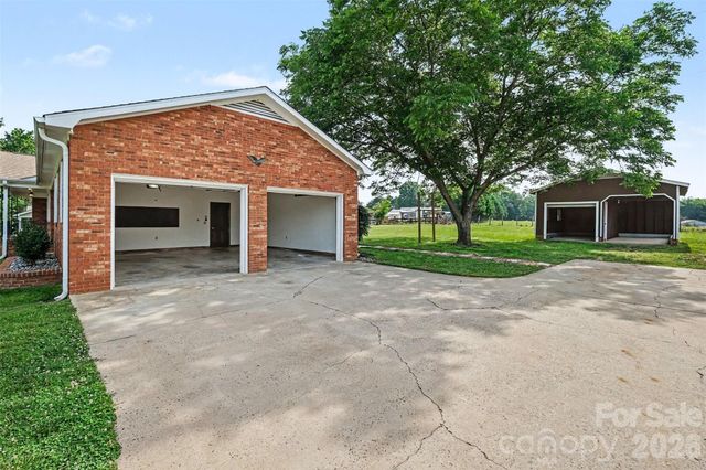 16924 Knoxwood Drive, Huntersville, NC 28078