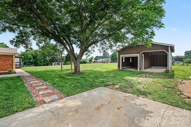 16924 Knoxwood Drive, Huntersville, NC 28078