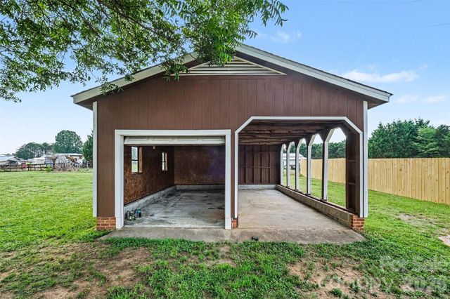 16924 Knoxwood Drive, Huntersville, NC 28078