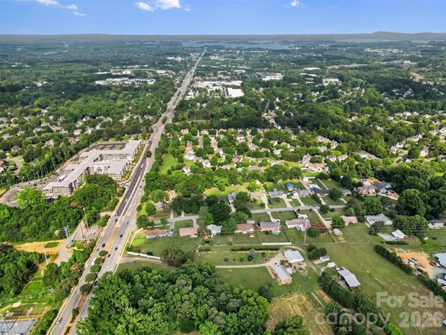 16924 Knoxwood Drive, Huntersville, NC 28078