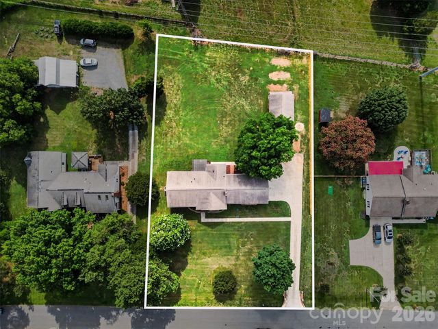 16924 Knoxwood Drive, Huntersville, NC 28078