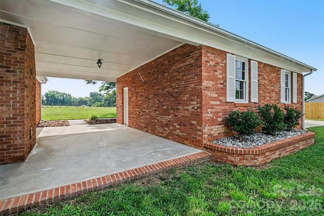 16924 Knoxwood Drive, Huntersville, NC 28078