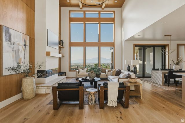 923 N EMERY LN, Elk Ridge, UT 84651