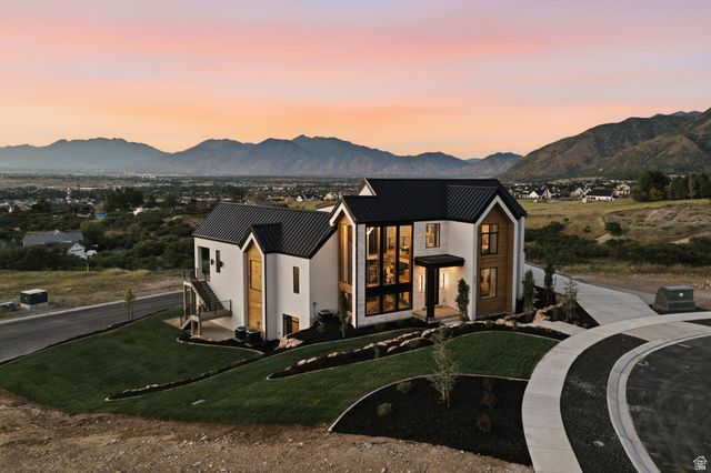 923 N EMERY LN, Elk Ridge, UT 84651