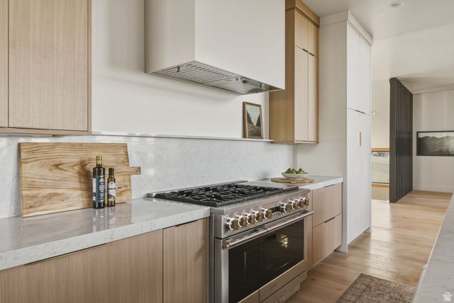 923 N EMERY LN, Elk Ridge, UT 84651