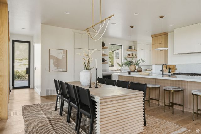 923 N EMERY LN, Elk Ridge, UT 84651