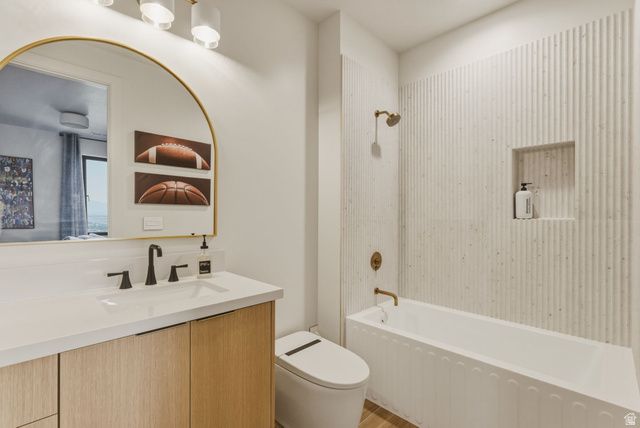 923 N EMERY LN, Elk Ridge, UT 84651