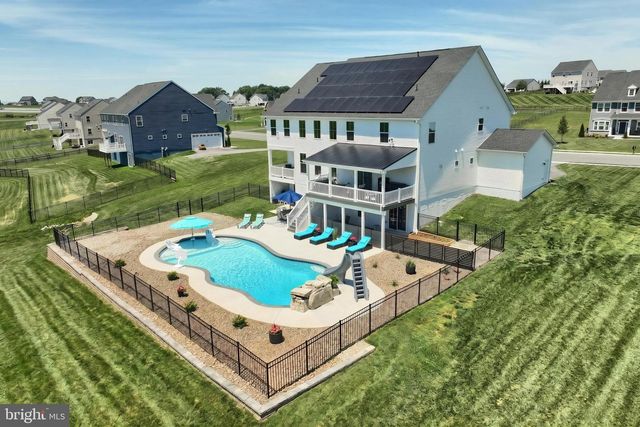 14 WINIFRED DR, Hanover, PA 17331