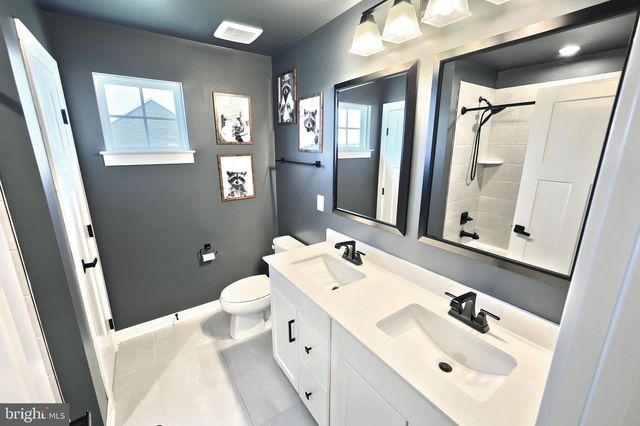 14 WINIFRED DR, Hanover, PA 17331