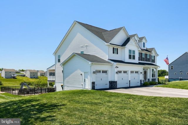 14 WINIFRED DR, Hanover, PA 17331