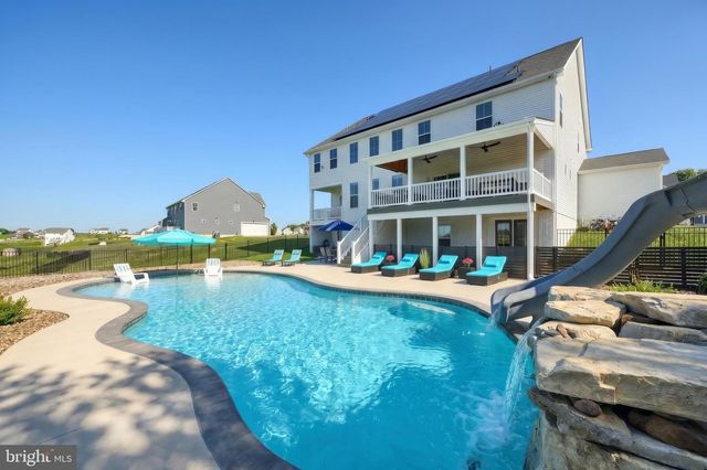 14 WINIFRED DR, Hanover, PA 17331