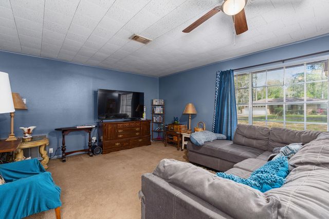 1105 Ada Street, Woodville, TX 75979