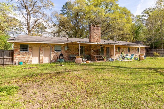 1105 Ada Street, Woodville, TX 75979