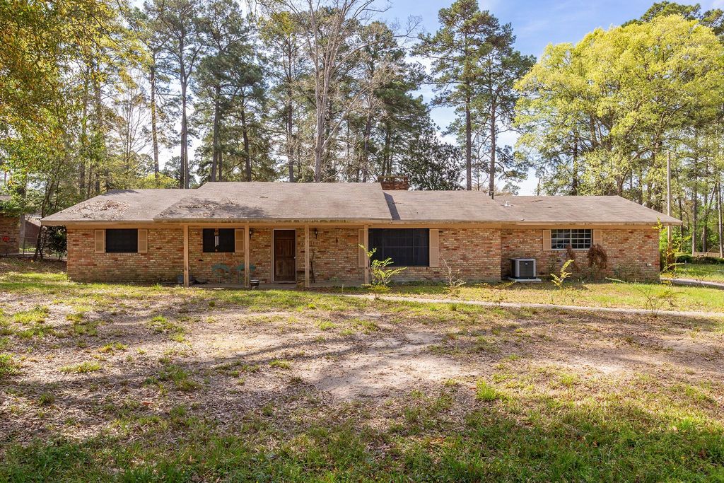 1105 Ada Street, Woodville, TX 75979