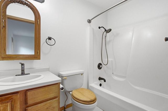 1930 Meadow Lane, Eau Claire, WI 54701