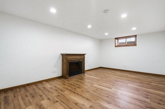 1930 Meadow Lane, Eau Claire, WI 54701