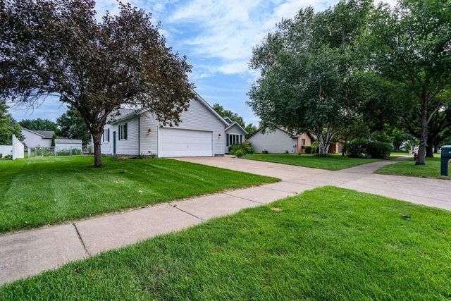 1930 Meadow Lane, Eau Claire, WI 54701