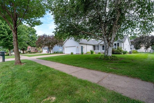 1930 Meadow Lane, Eau Claire, WI 54701