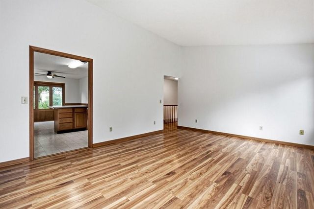 1930 Meadow Lane, Eau Claire, WI 54701