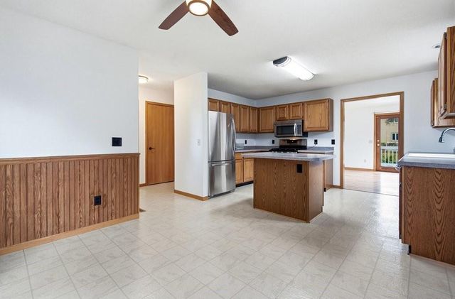 1930 Meadow Lane, Eau Claire, WI 54701