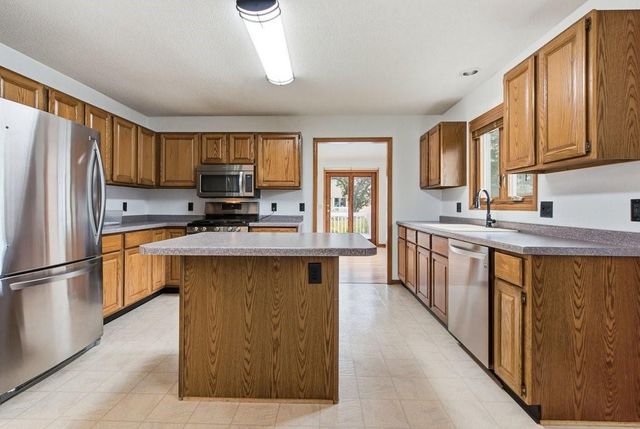 1930 Meadow Lane, Eau Claire, WI 54701