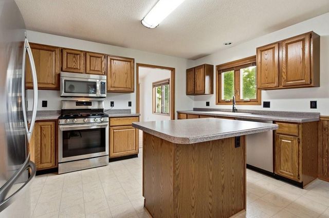1930 Meadow Lane, Eau Claire, WI 54701