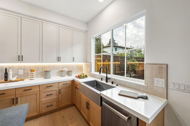 4913 Vivi Place, San Jose, CA 95124