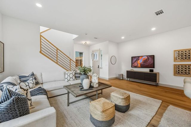 4913 Vivi Place, San Jose, CA 95124