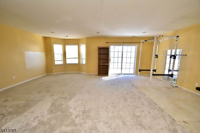 263 Ridge Dr, Pompton Lakes Boro, NJ 07442