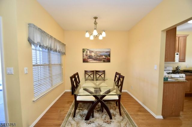 263 Ridge Dr, Pompton Lakes Boro, NJ 07442