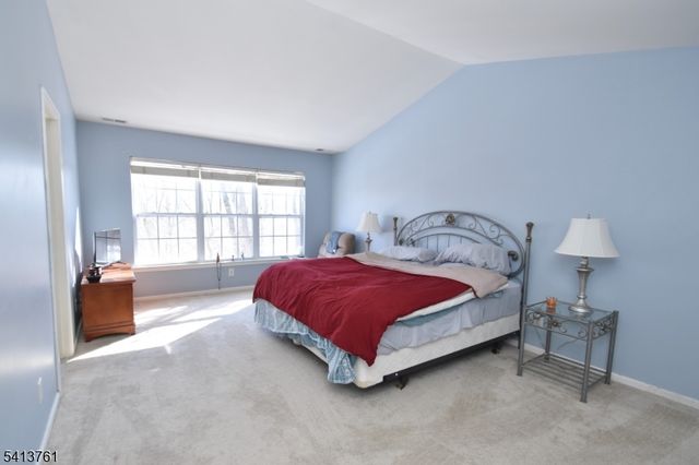 263 Ridge Dr, Pompton Lakes Boro, NJ 07442