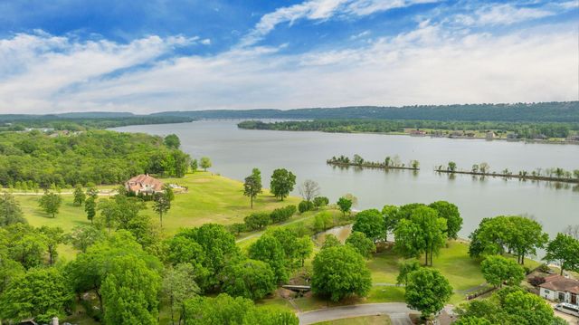 5 Crystal Mountain Drive, Maumelle, AR 72113