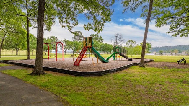 5 Crystal Mountain Drive, Maumelle, AR 72113