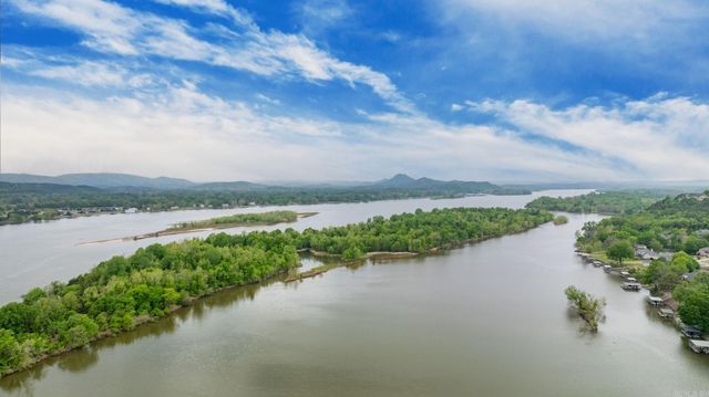 5 Crystal Mountain Drive, Maumelle, AR 72113