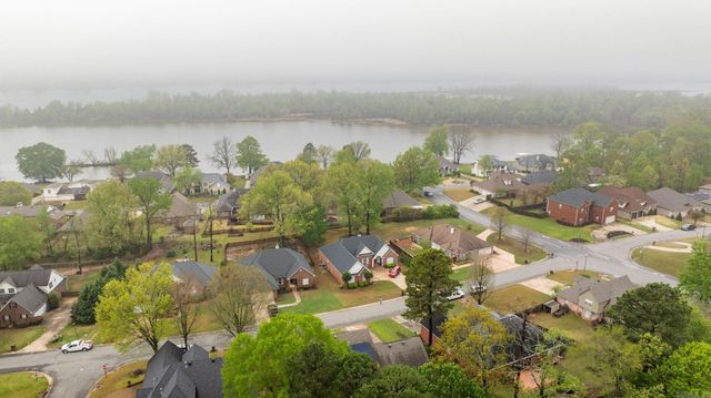 5 Crystal Mountain Drive, Maumelle, AR 72113