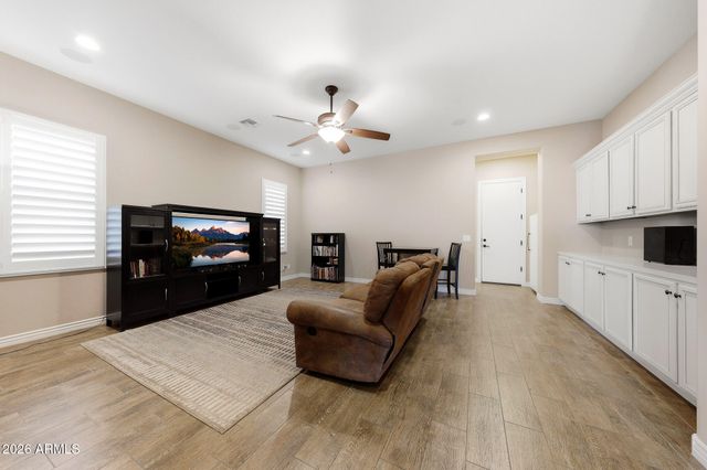 10016 W WHITE FEATHER Lane, Peoria, AZ 85383