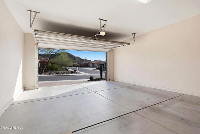 10016 W WHITE FEATHER Lane, Peoria, AZ 85383