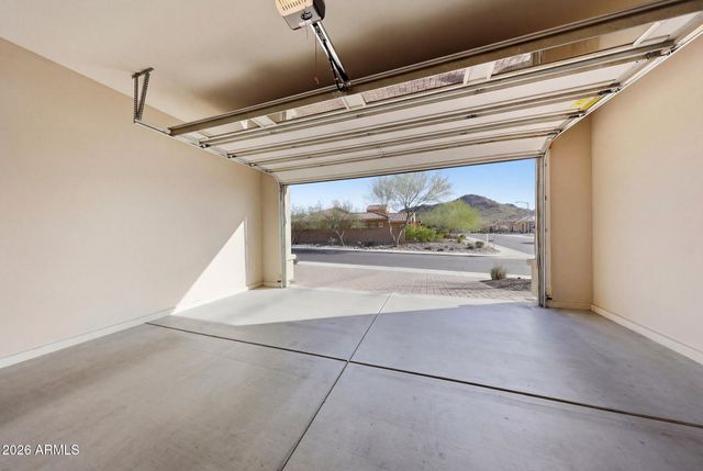 10016 W WHITE FEATHER Lane, Peoria, AZ 85383