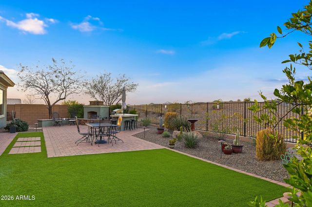 10016 W WHITE FEATHER Lane, Peoria, AZ 85383