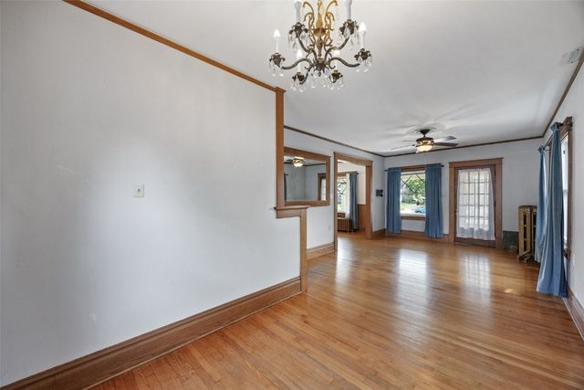 1830 Grande Avenue SE, Cedar Rapids, IA 52403