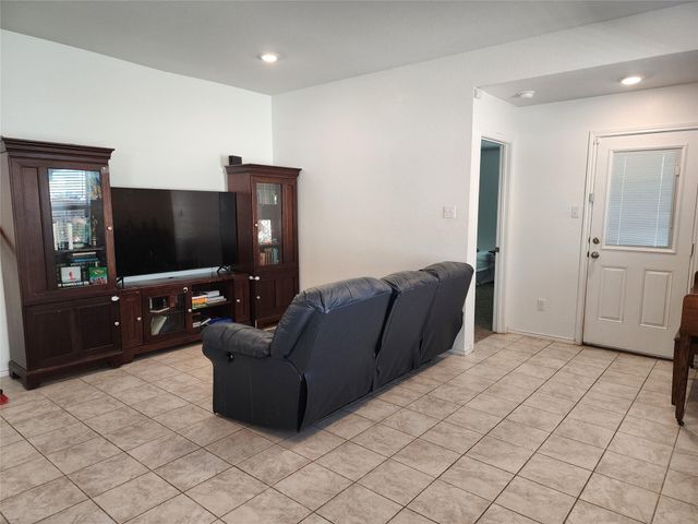 133 Hammond CT, Jarrell, TX 76537