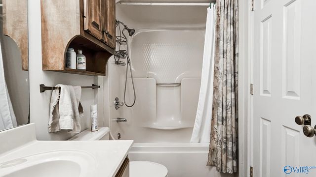 10025 Willow Cove Road, Huntsville, AL 35803